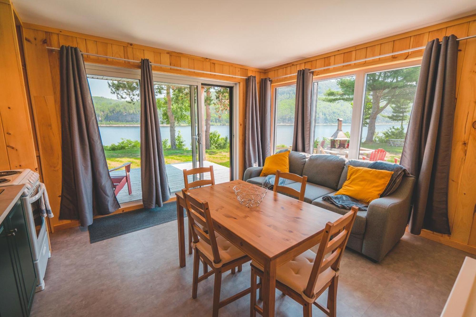 Le 2800 Du Parc Villa Shawinigan Bagian luar foto